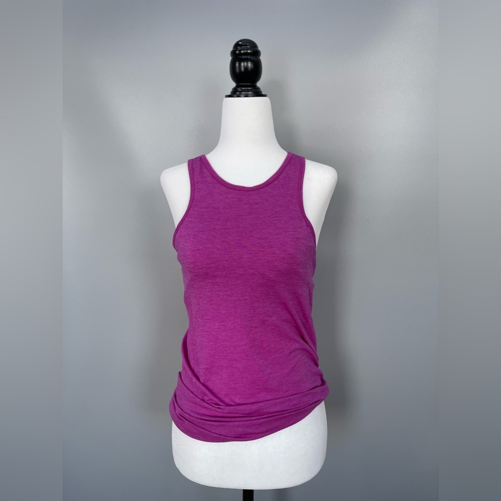 Lulu Lemon tank top with built in bra size 8 colour purple